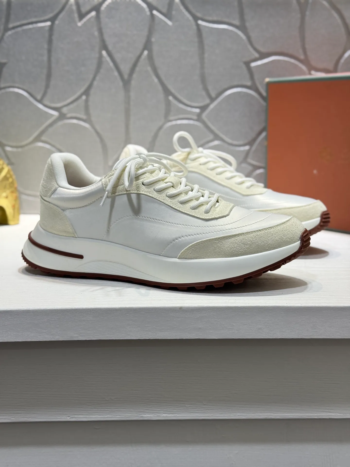 Men's men's shoes 💰440 [New style] 🪳🪳loro piana/LP material: The upper is made of umbrella cloth for routing. Anti-velvet fabric is wrapped on the front and back to ensure stability. The rear is equipped with a cushion to improve wearing comfort. Breathable mesh shoes. Stretch cloth lining𥚃. Latex mesh insole. TPU outsole. Code number: 38-44 (45 customized